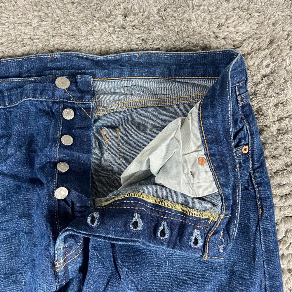 Levi's 501 '93 Premium Jeans Men 38x32 Blue Denim Straight Button Fly Distressed